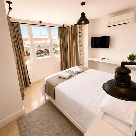 Moonbox Hotel